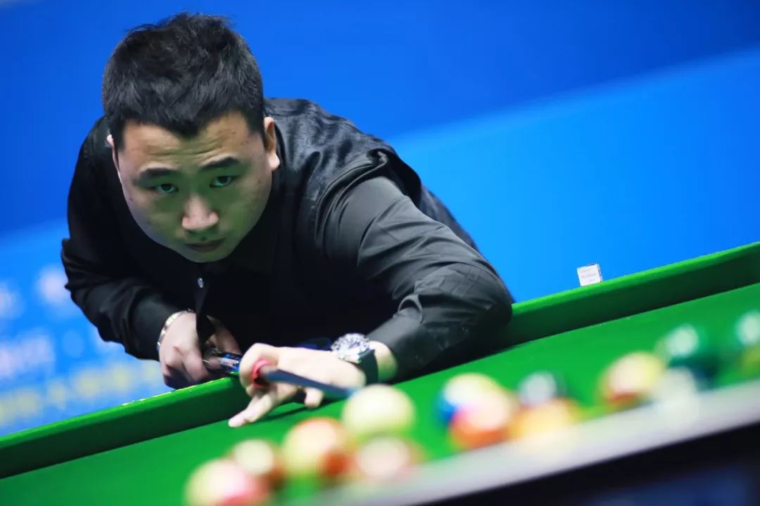 足球世界里 足球世界里