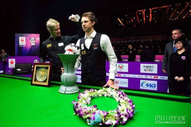 他的表现不 他的表现不