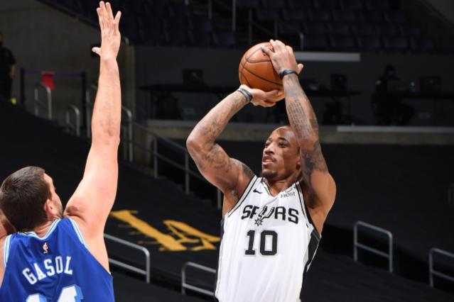 看台台阶陡 看台台阶陡